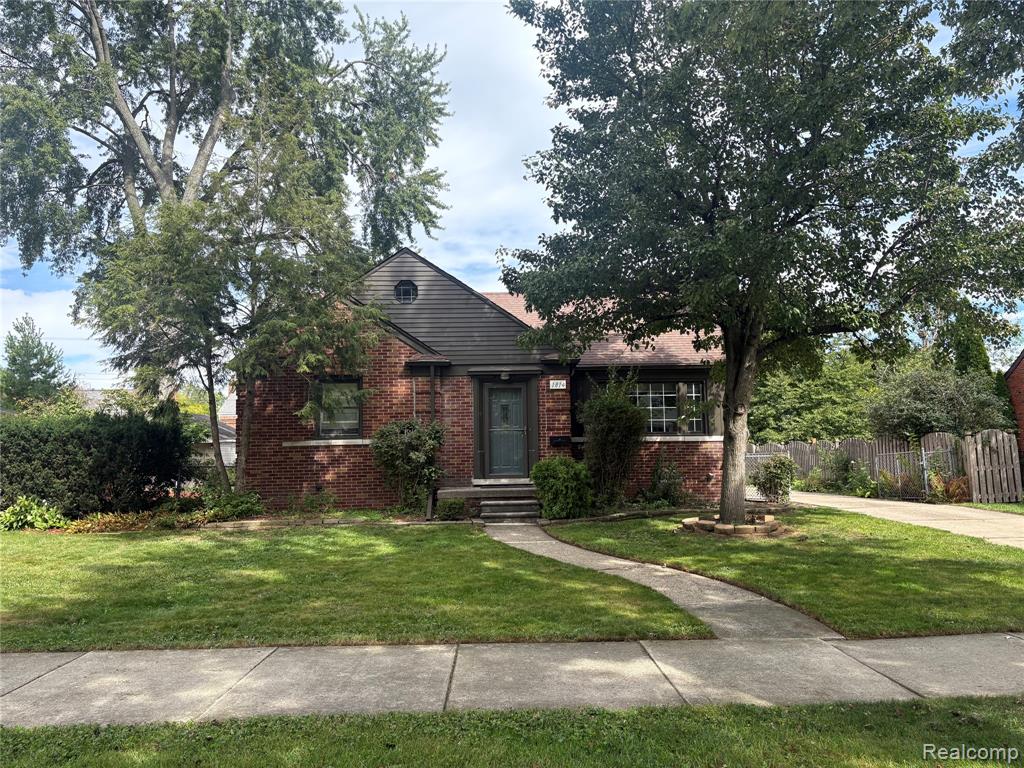 1814 Stanhope Street, Grosse Pointe Woods, MI 48236 | Realty.com