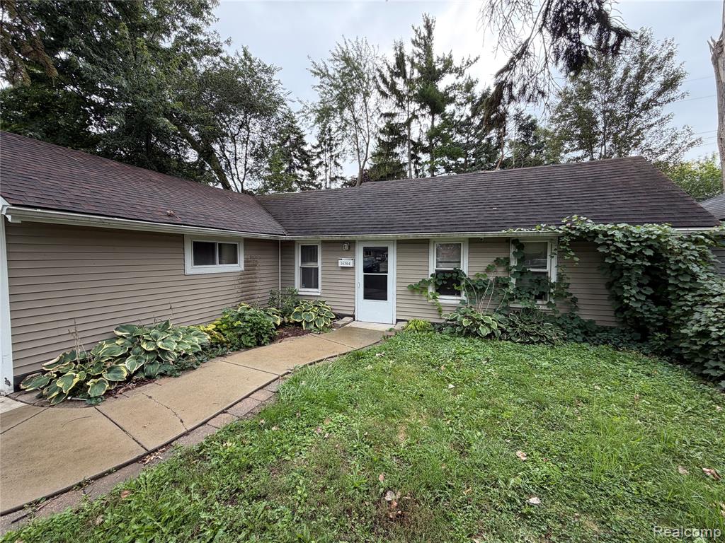 16304 E 10 Mile Road — photo