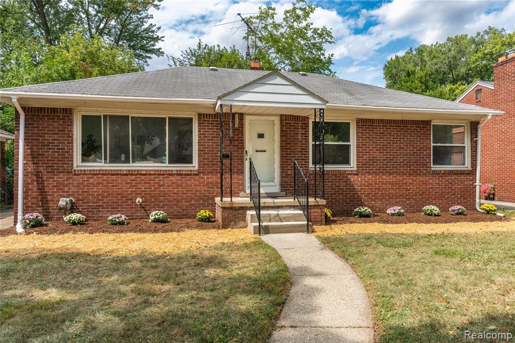 23561 Norwood Street — photo