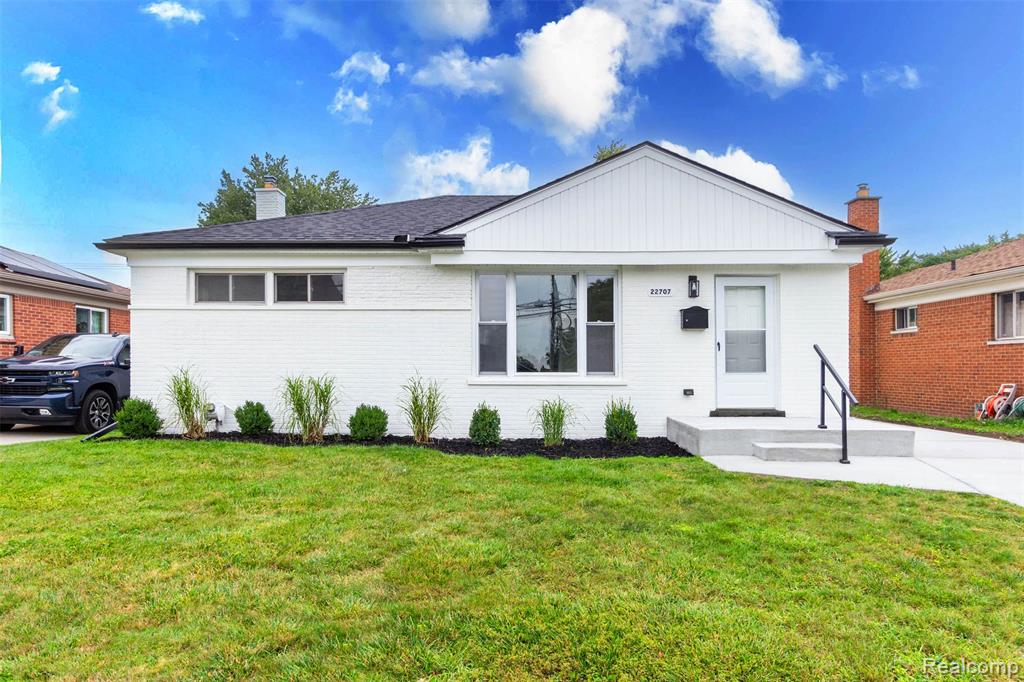 22707 Playview Street — photo