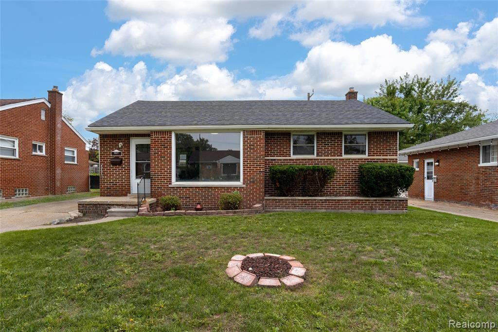 8577 Dixie Lane — photo