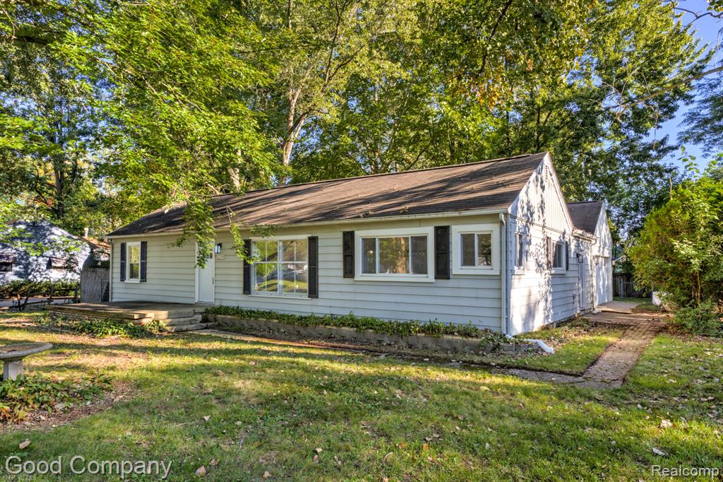 21174 Flanders Street — photo