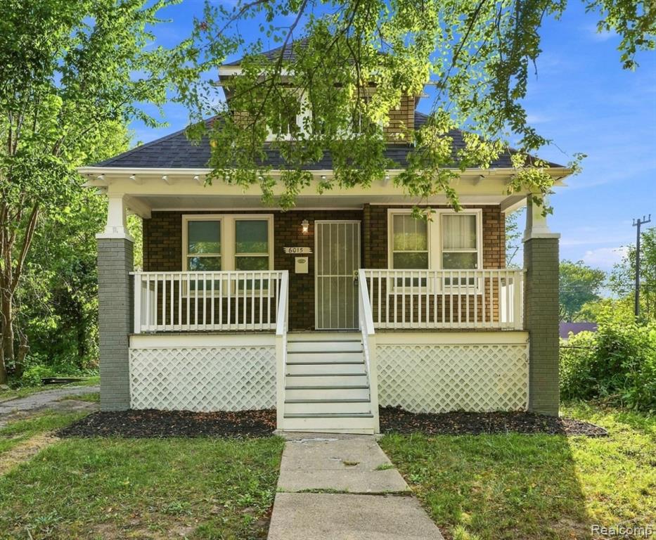 6015 Woodhall Street — photo