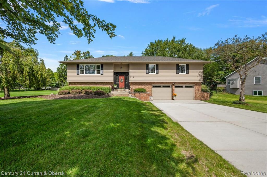 219 E Caledonia Street — photo