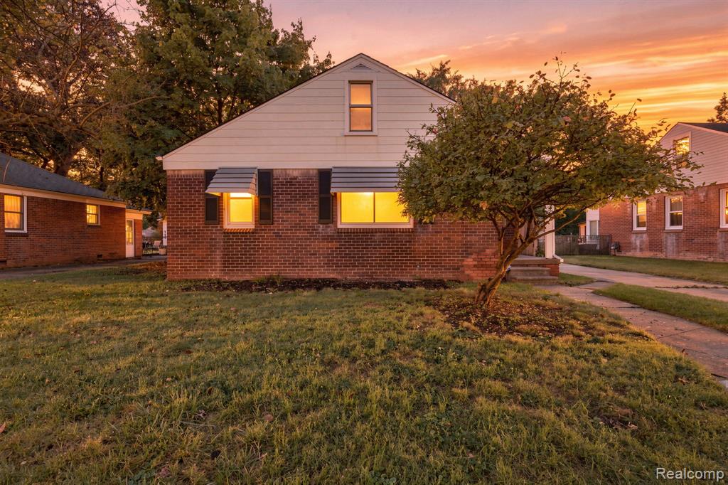 16543 Five Points Street — photo