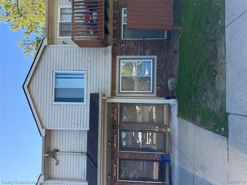 19102 E 14 Mile Road — photo