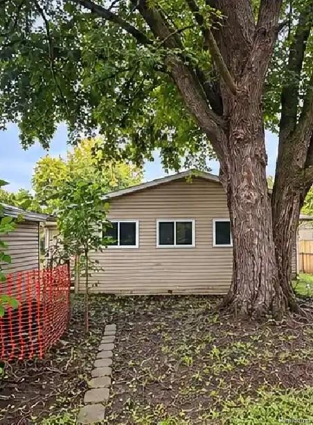 116 E John Street, Durand, MI 48429 — photo 2
