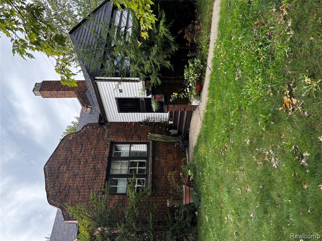 5809 Courville Street — photo