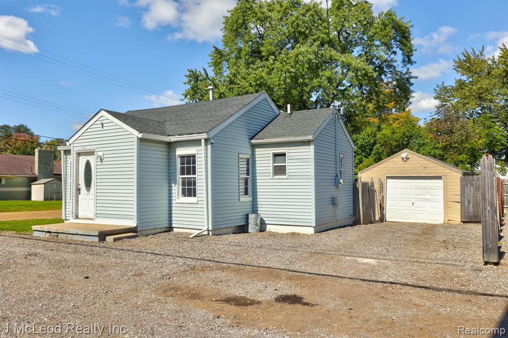 4083 Richfield Road — photo