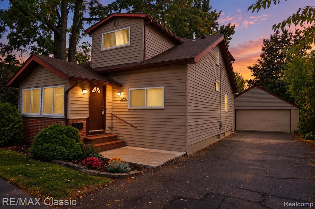 320 S Rochester Road, Clawson, MI 48017 — photo 2