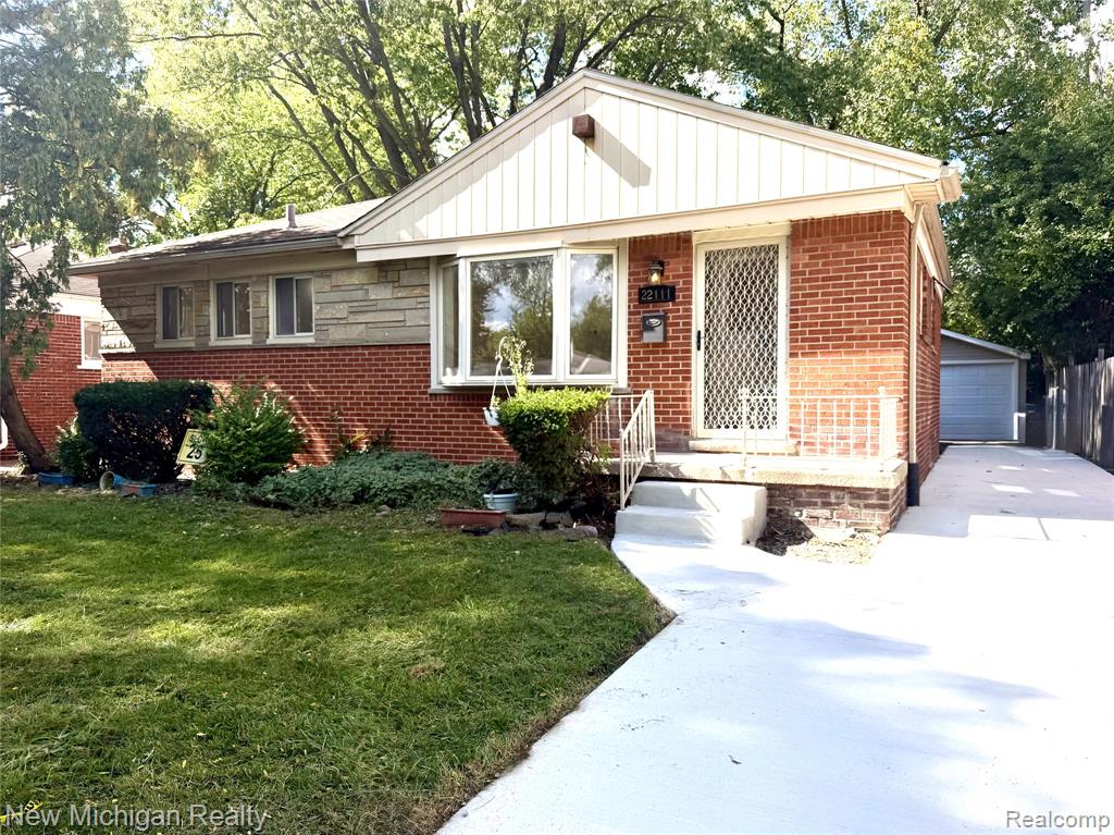 22111 Gardner Street — photo