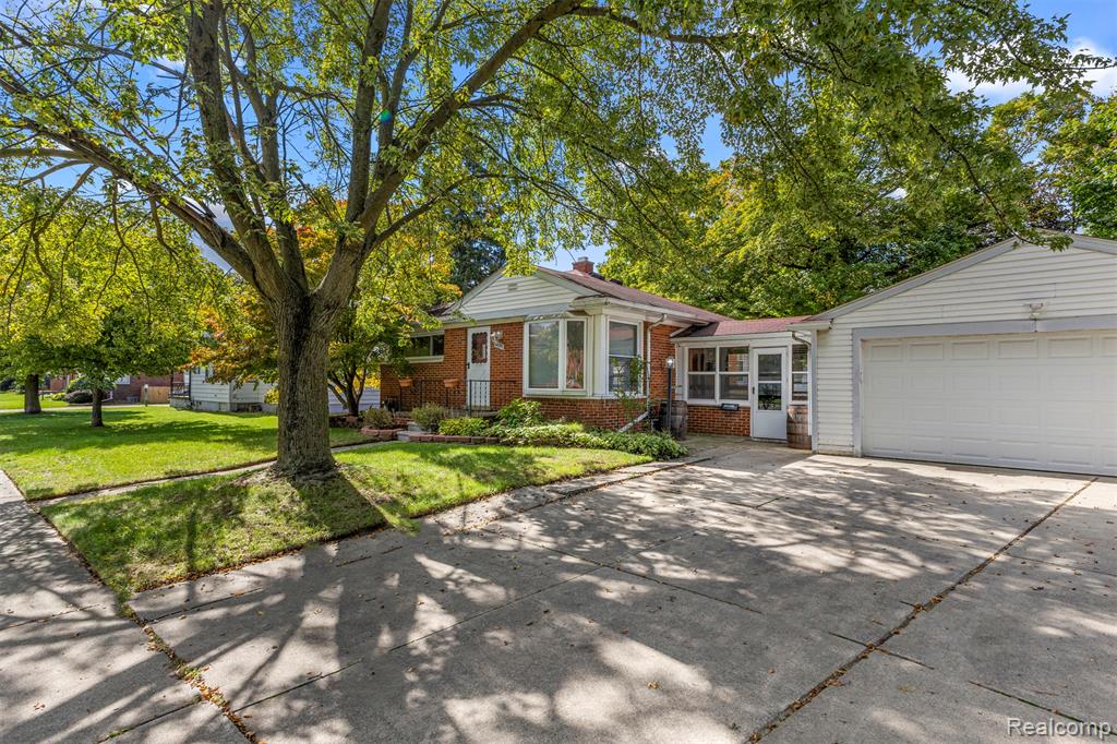14023 Beech Daly Road — photo