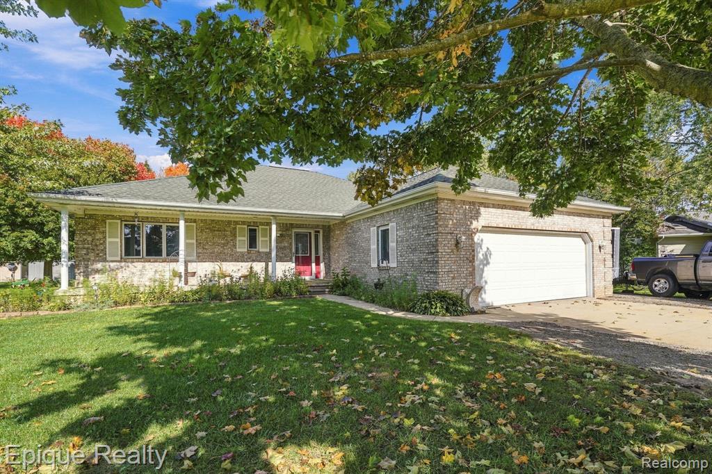 426 Oak Lane — photo