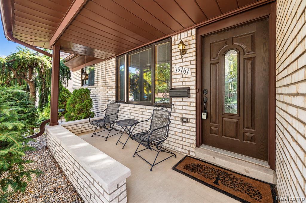 13767 Hamilton Street — photo