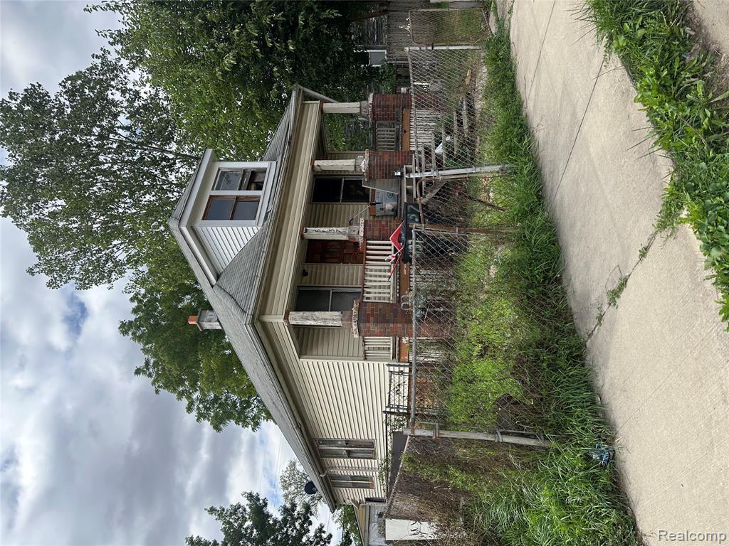 6137 Proctor Street — photo