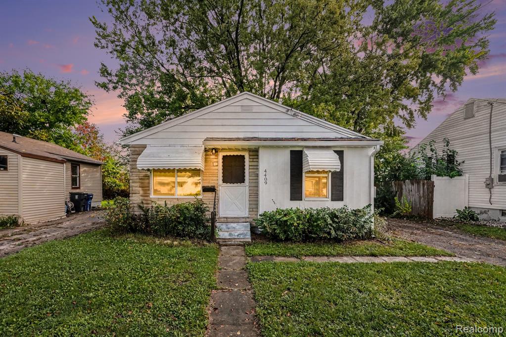 4409 Cuthbertson Street — photo