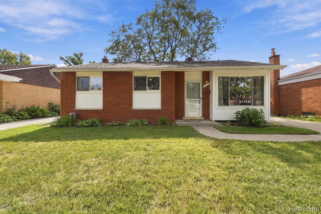 15258 Elderwood Street — photo