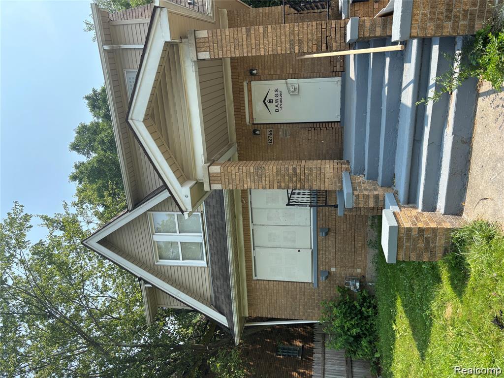 12766 Wilshire Drive — photo