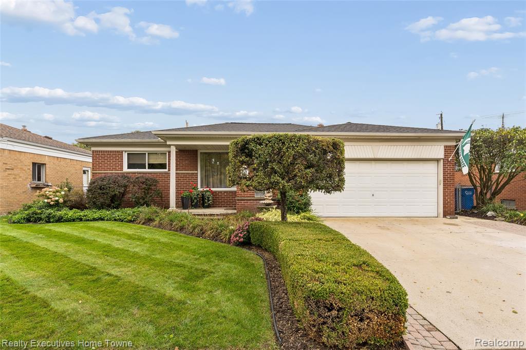 11460 Applewood Drive — photo