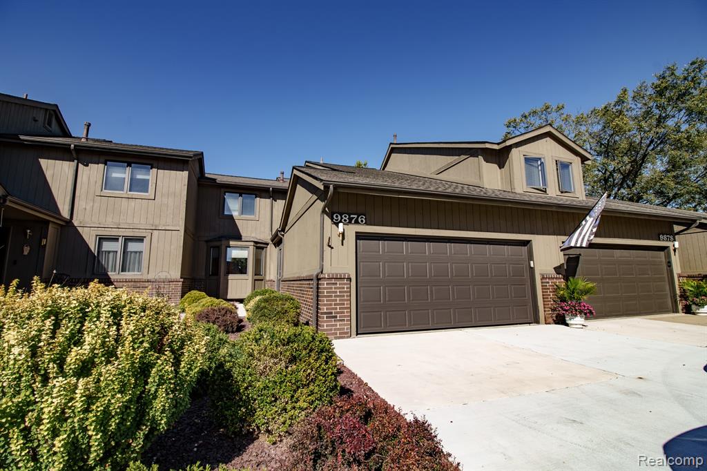 9876 Hawthorne Glen Drive — photo