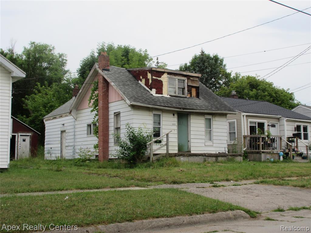 3609 Whitney Avenue — photo