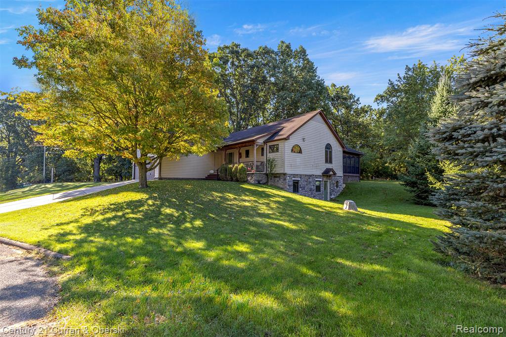 1021 Willow Lane — photo
