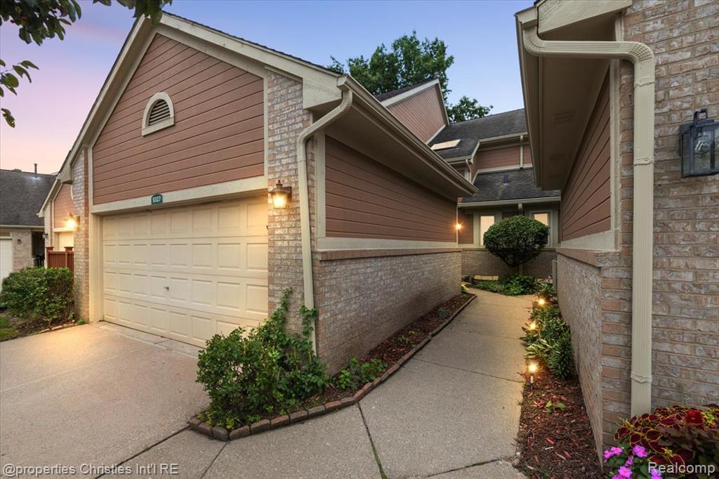 9327 Eastwind Drive — photo