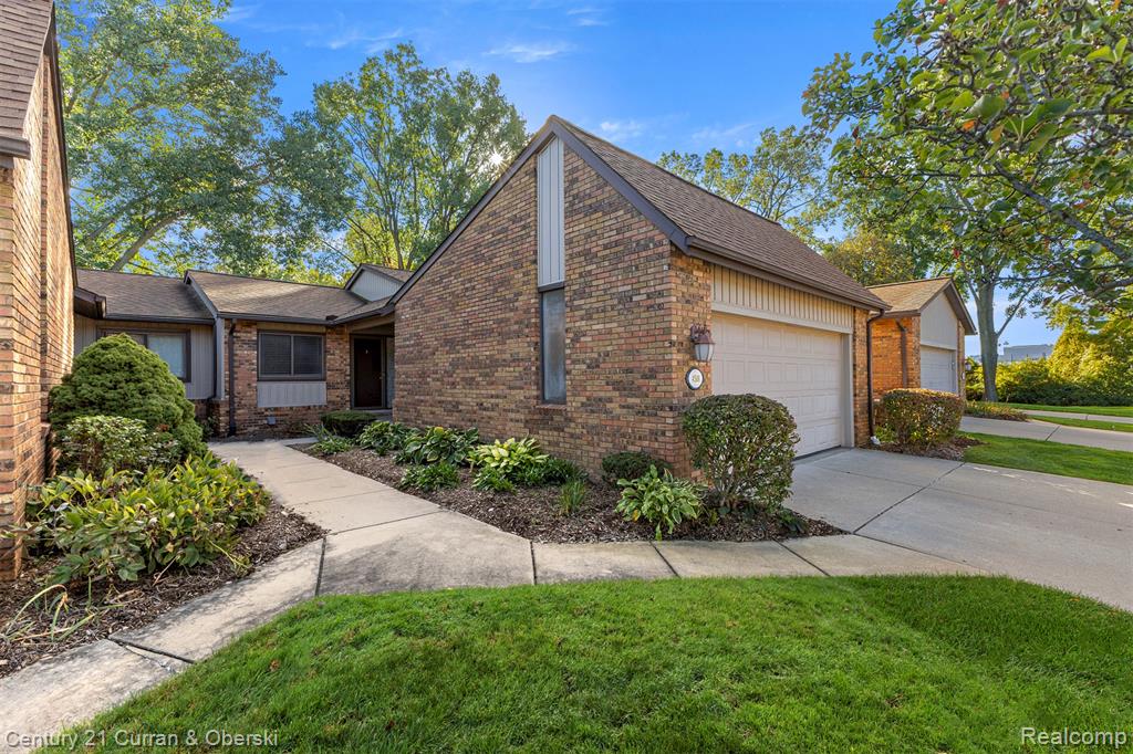 4588 Laurel Club Circle — photo