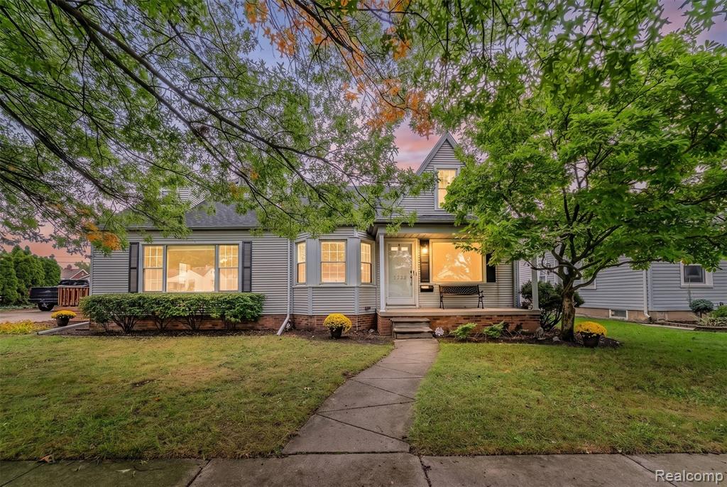 1732 Maple Street — photo