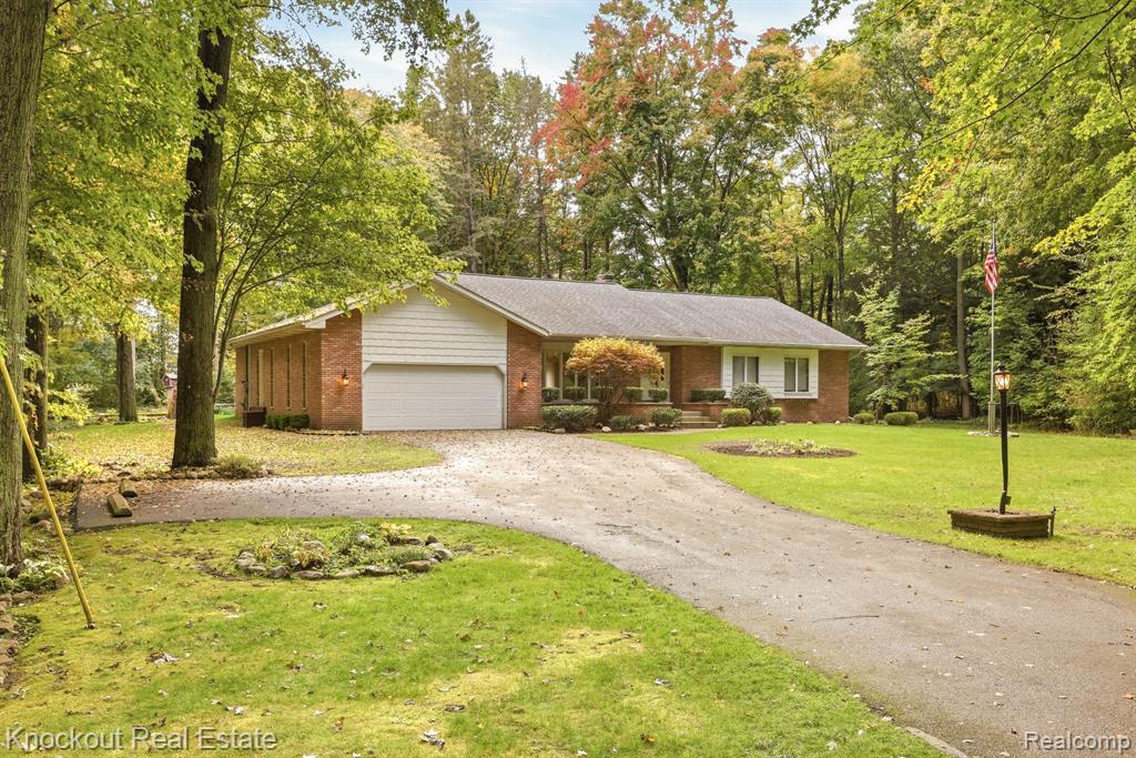1166 E Phillips Court — photo
