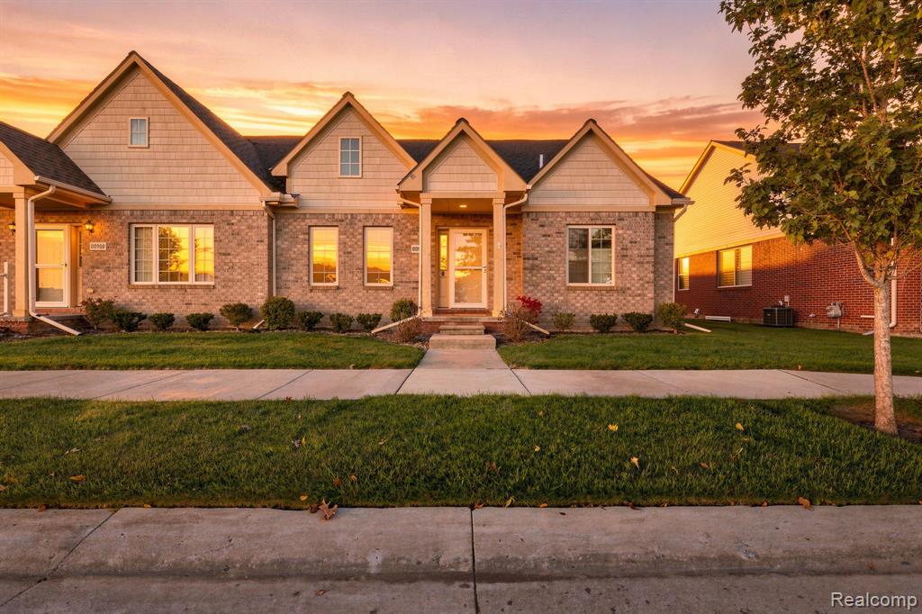 23953 Romero — photo