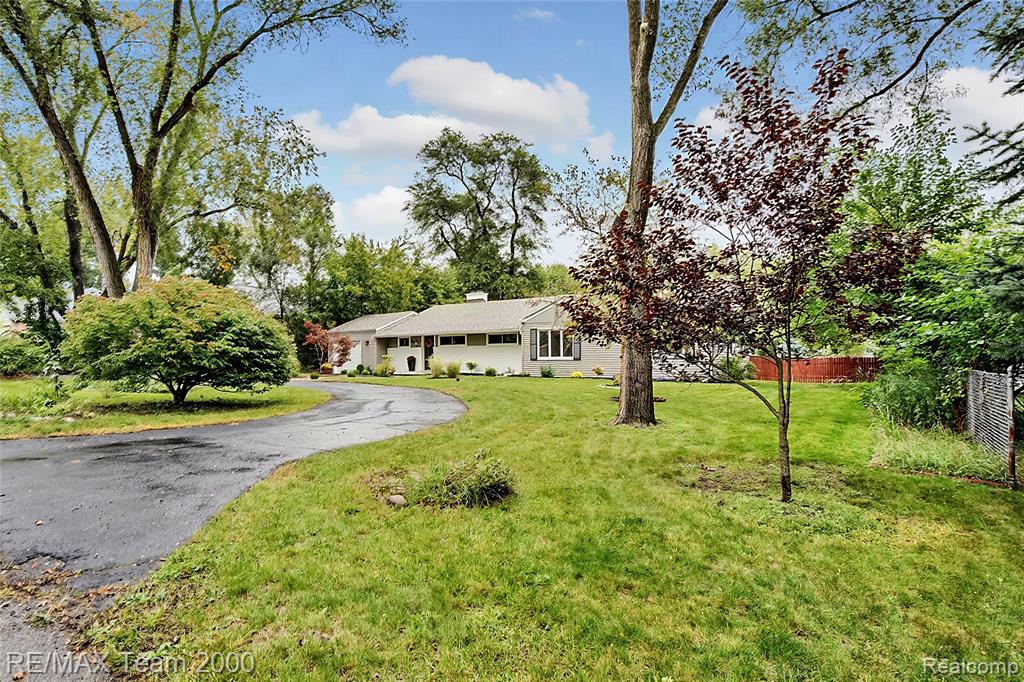 1611 Weymouth Street — photo