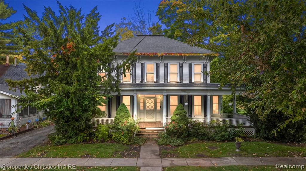 240 Riley Street — photo