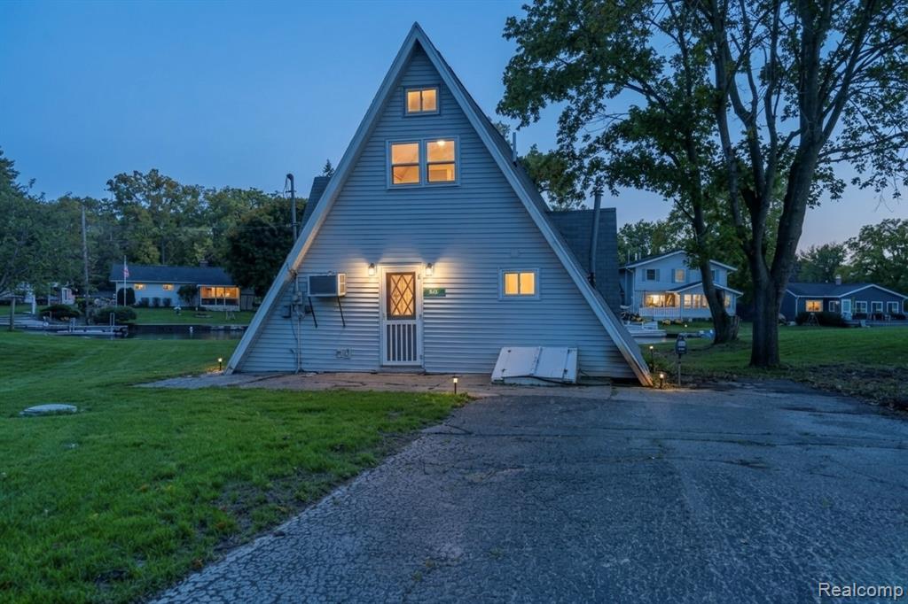 806 Oak Hills Drive — photo