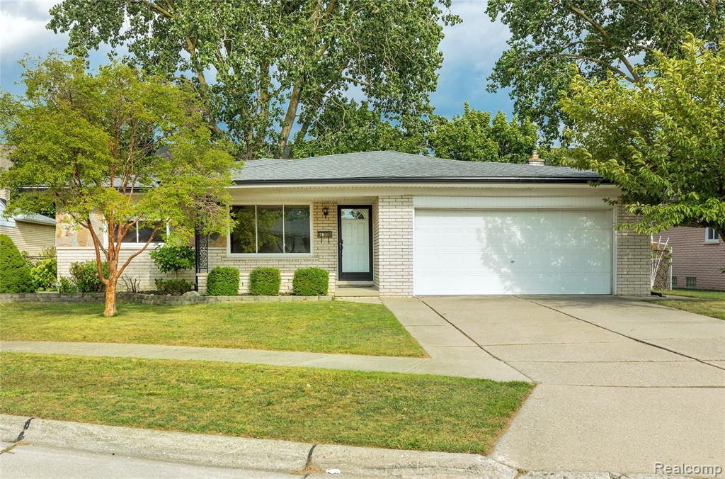 30860 Avondale Drive — photo