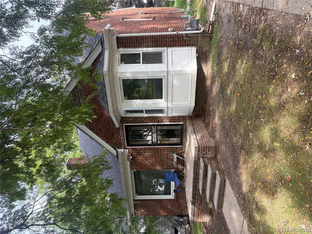 19370 Cameron Street — photo