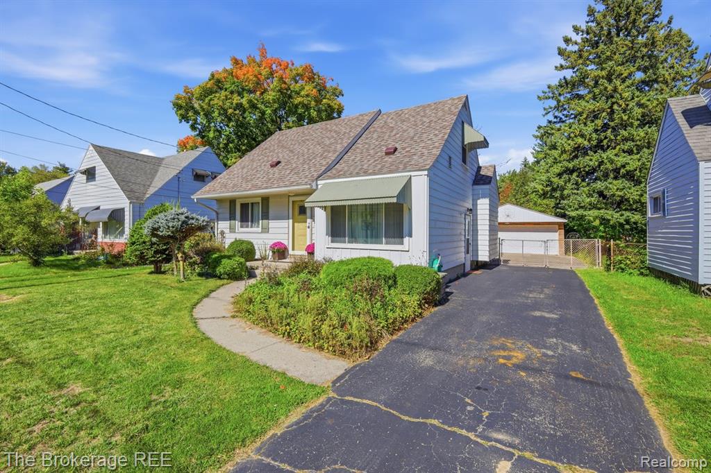 613 E Atherton Road, Flint, MI 48507 — photo 2