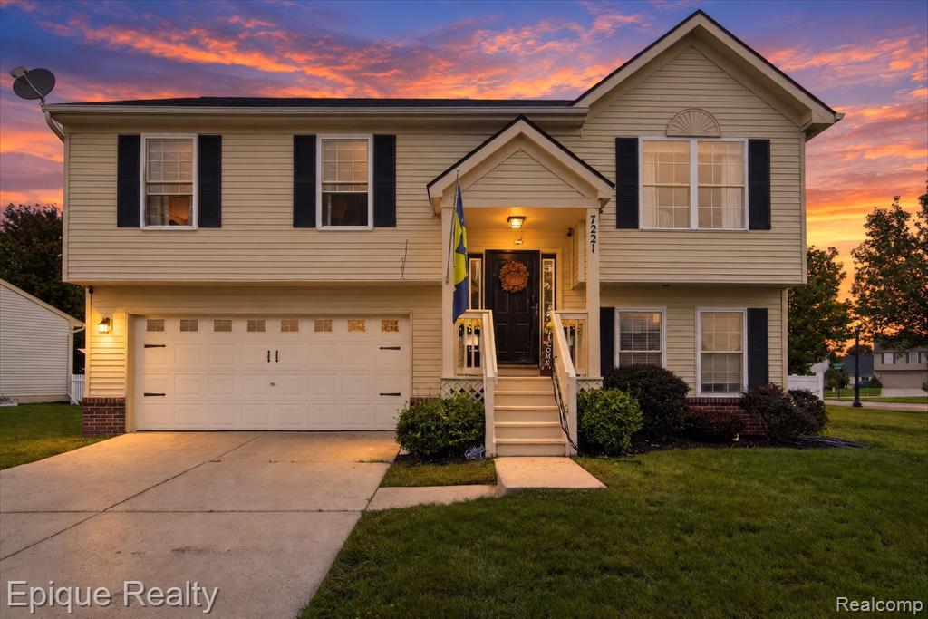 7221 Poplar Drive — photo