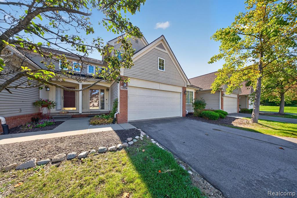 4404 Willow View Court — photo