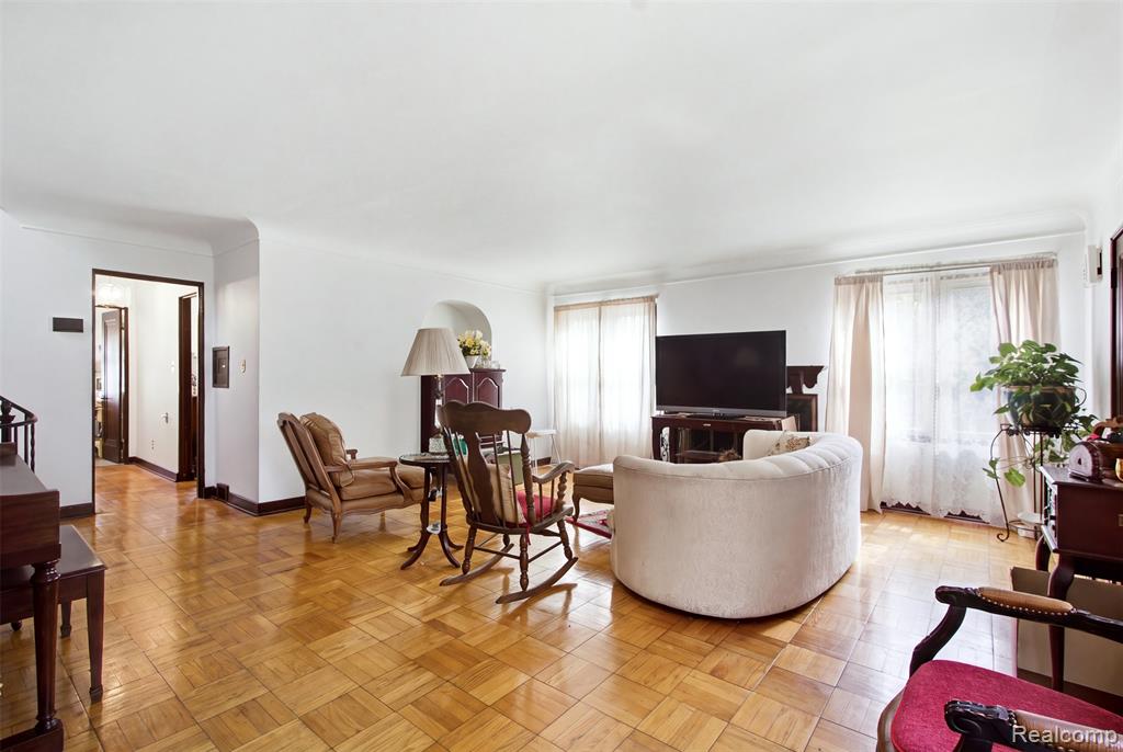 202 Riverside Drive, Detroit, MI 48215 — photo 3