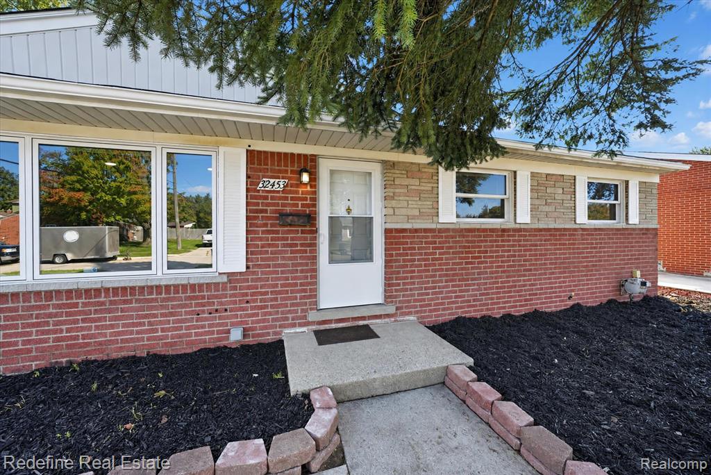32453 Hiveley Street — photo