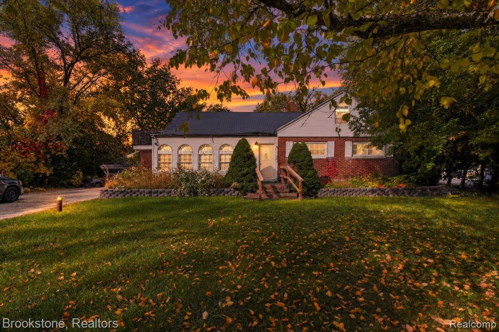 1120 Schust Road — photo