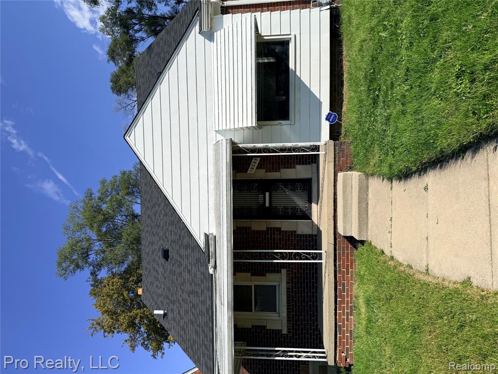 18288 Glastonbury Road — photo