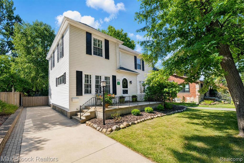 623 W Troy Street — photo