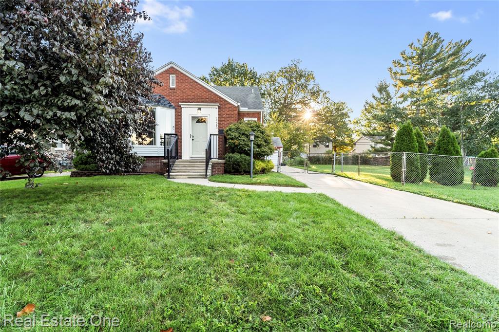 14583 Poplar Street — photo