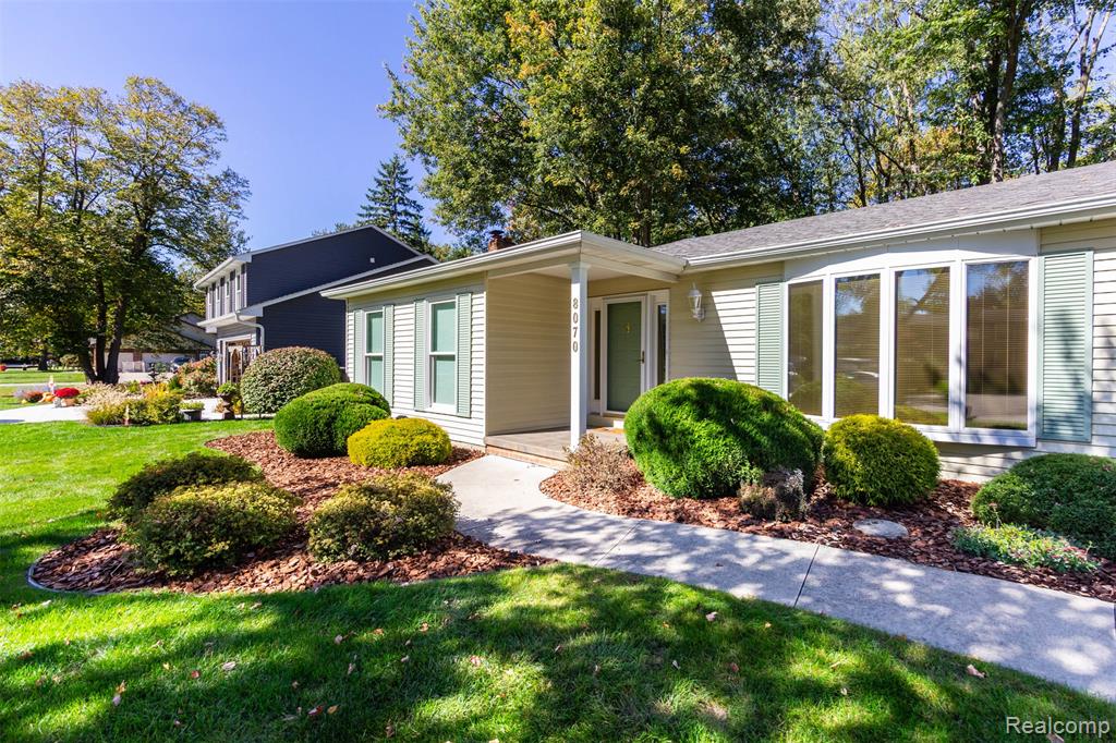 8070 Gandy Court, Grosse Ile, MI 48138 | Realty.com