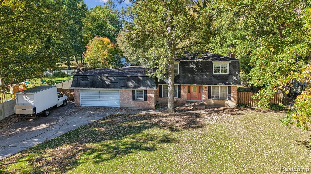2329 Melody Lane — photo