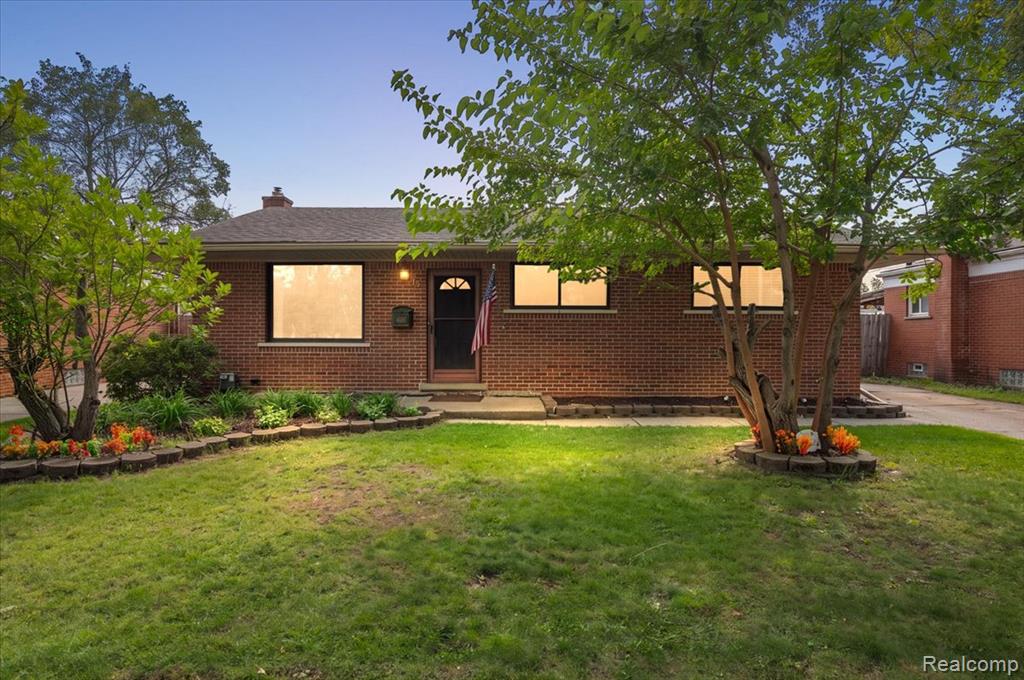 4520 Buckingham Drive — photo