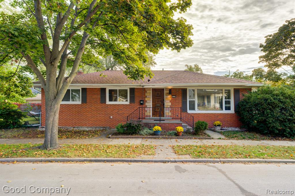 204 Edgewood Place — photo
