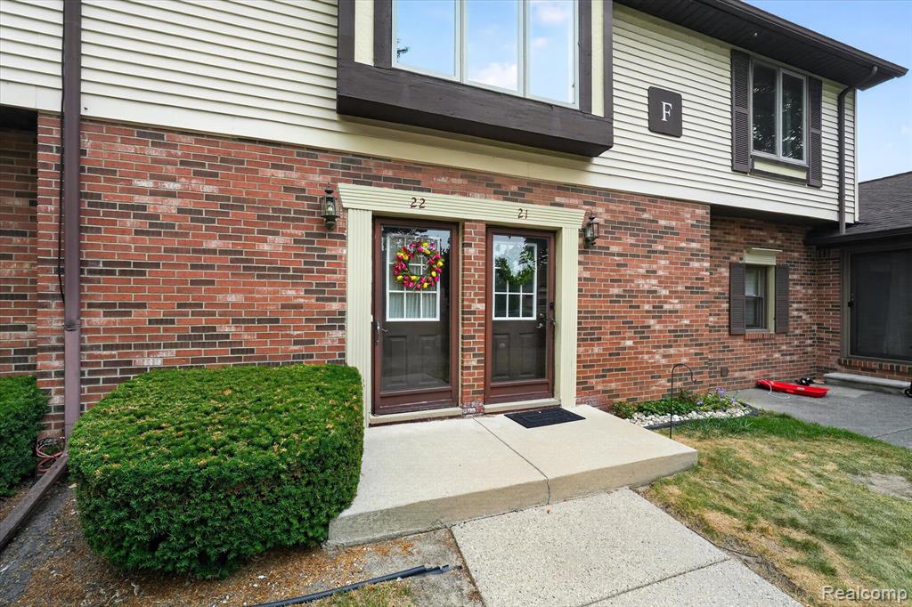 2321 London Bridge Drive — photo